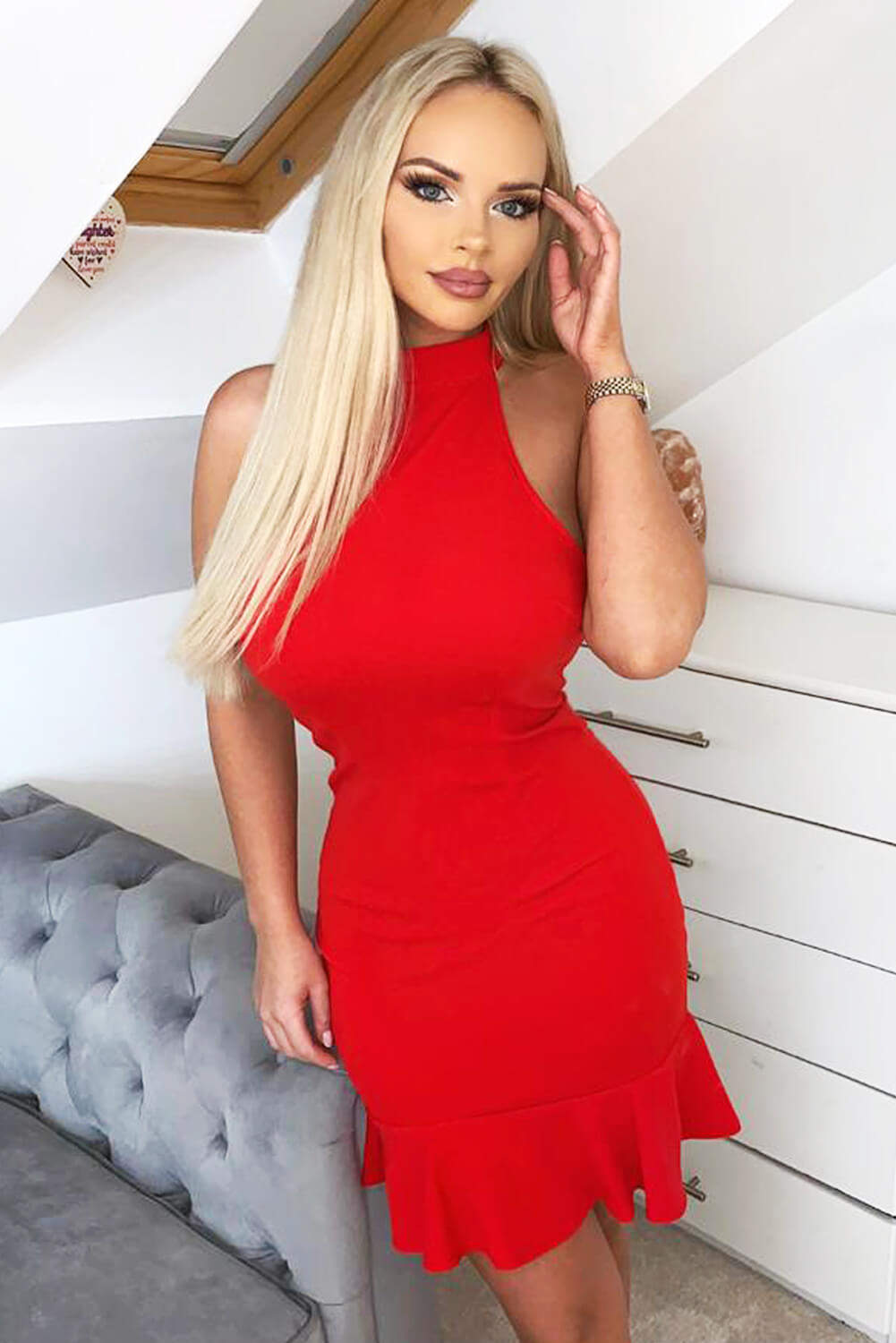 Red bodycon hot sale dress outfit